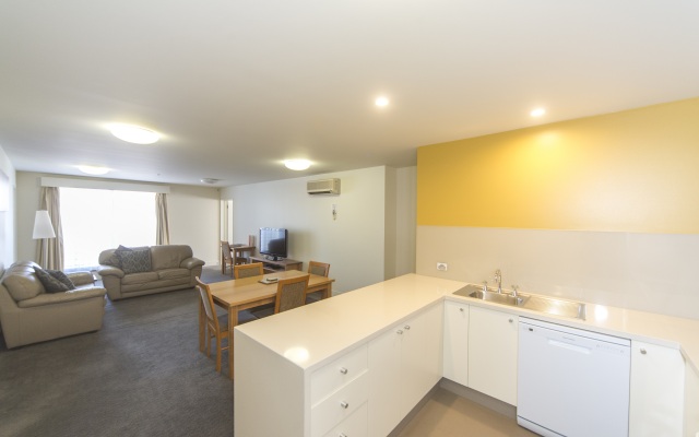 The Old Woolstore Apartment Hotel