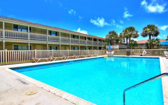 Courtyard #206 Condo