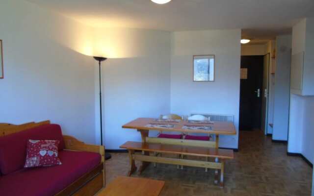 Lou Services Apartment CB69 LSI 001