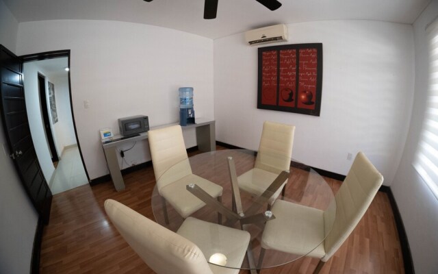 4 Master Suite for 2 People
