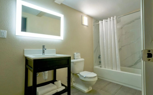 Family Garden Inn & Suites