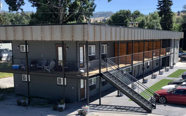 The Darmont Hotel and Suites