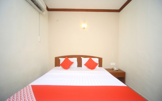 OYO 1027 Hotel London