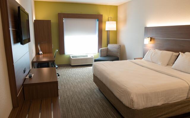 Holiday Inn Express & Suites Elkhart, an IHG Hotel