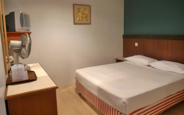 OYO 111 Hotel China Town Inn