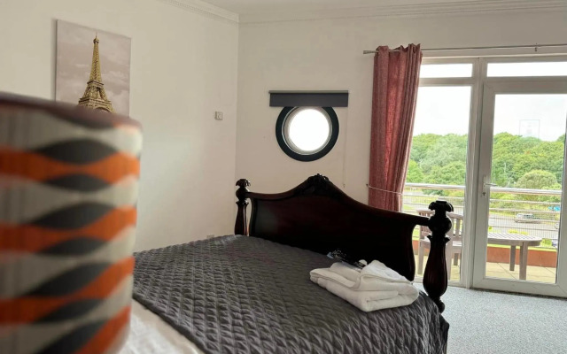 Little Haven Hotel On The Beach