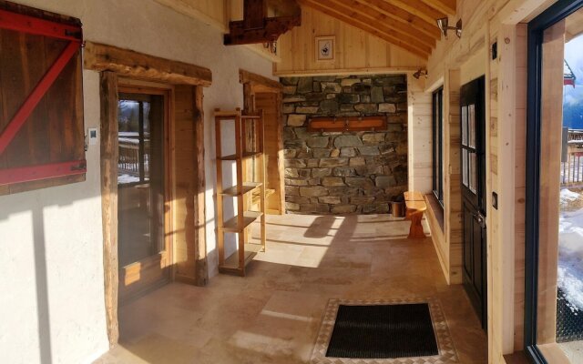 Chalet With 7 Bedrooms in Saint-jean-d'arves, With Wonderful Mountain