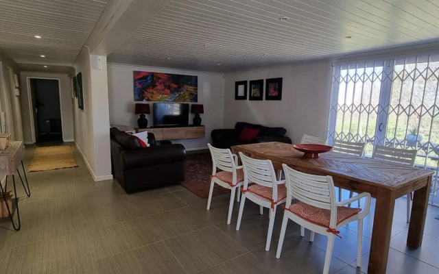 DullVino House Dullstroom