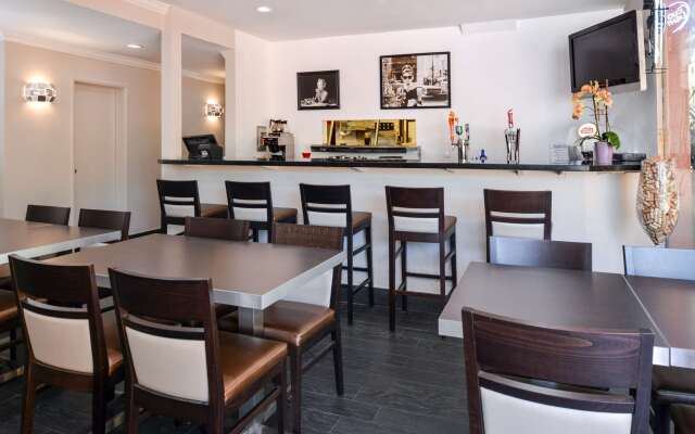 Best Western Hollywood Plaza Inn Hotel - Hollywood Walk of Fame LA