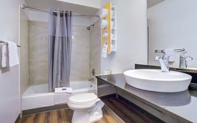 Motel 6 Coos Bay #1244