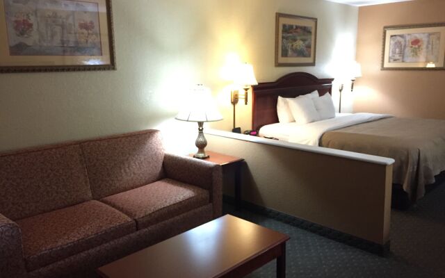 Econo Lodge Inn & Suites Eagle Pass