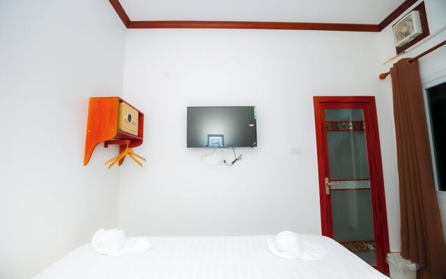 Ruby Riverside Hotel & Hostel