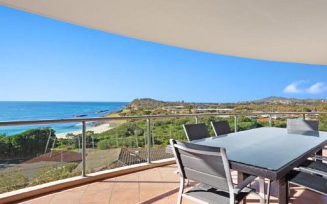 Le Point 702 - Luxury And Views!