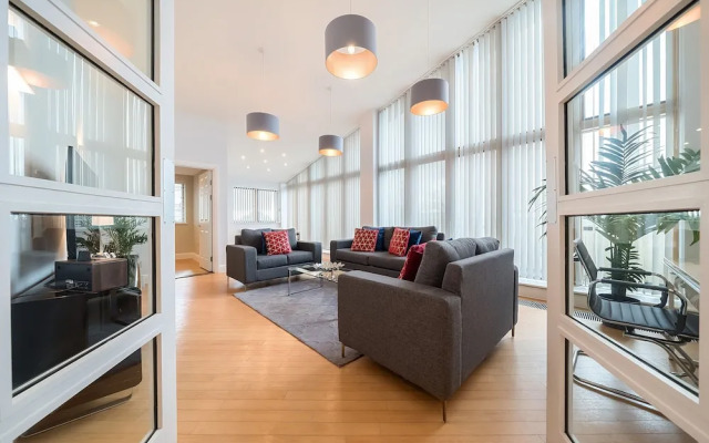 Roomspace -The Courtyard Penthouse