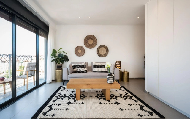 2 Bedroom Duplex with Amazing Sea View Terrace