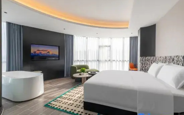 Qiwuli Hotel (Foshanxi Railway Station Shadi Airport)