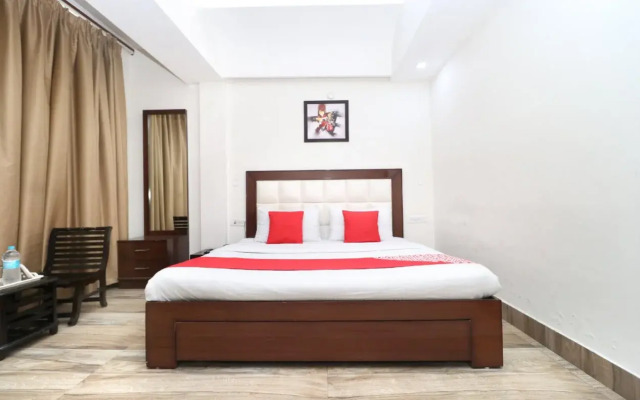Hotel Signature By OYO Rooms