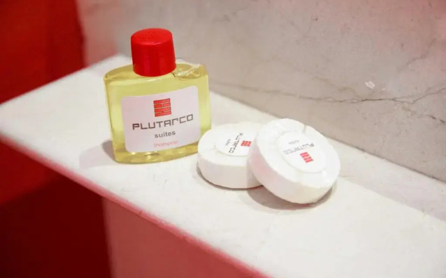 Plutarco Suites