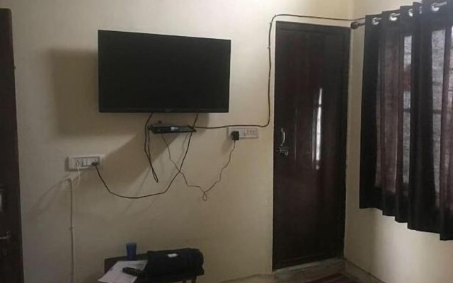 Hotel Dharohar Palace