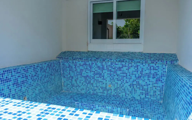 Family Condo with 3 BDR Pool & Hot tub