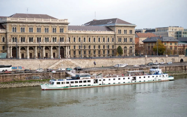 MS DIANA - Nava de croaziera pe Dunare