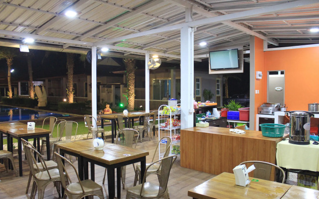 Pueanjai Resort and Restuarant