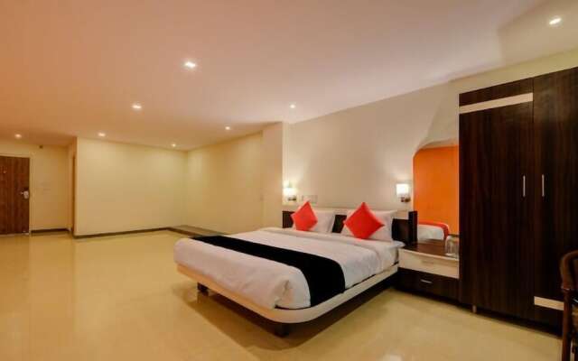 Hotel Beehive Grand