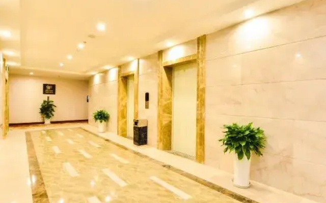 Hexinshi Hotel (Chongqing West Railway Station)