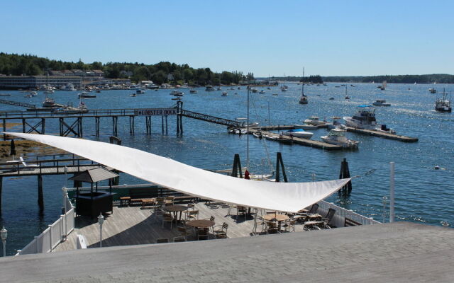 Boothbay Harbor Oceanside Inn