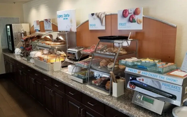 Holiday Inn Express & Suites Kittanning