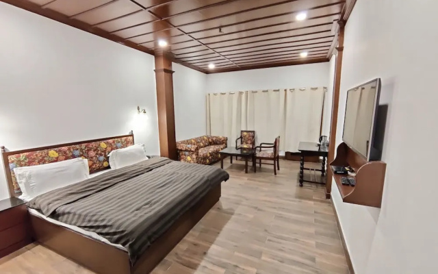 Hotel Himalayan Club