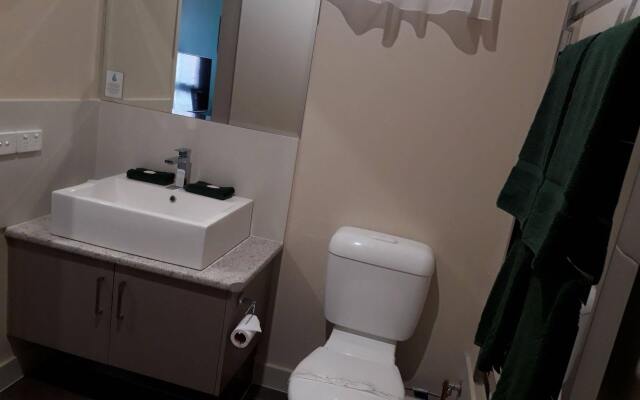 Moe Motor Inn