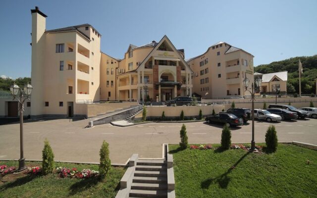 Multi Rest House