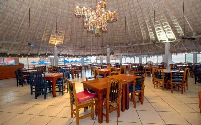 Royal Decameron Complex