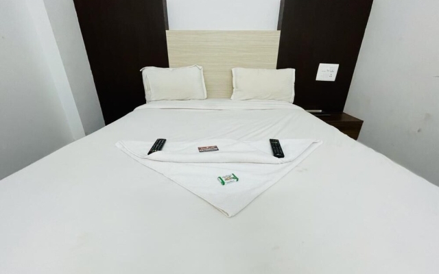 iROOMZ S Silver Suites