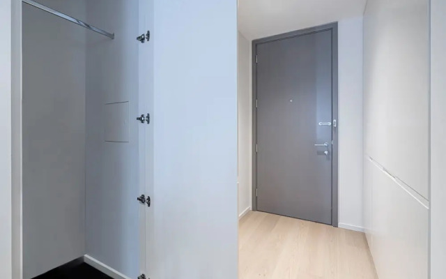 Sensational Two-bedroom Apartment by the River