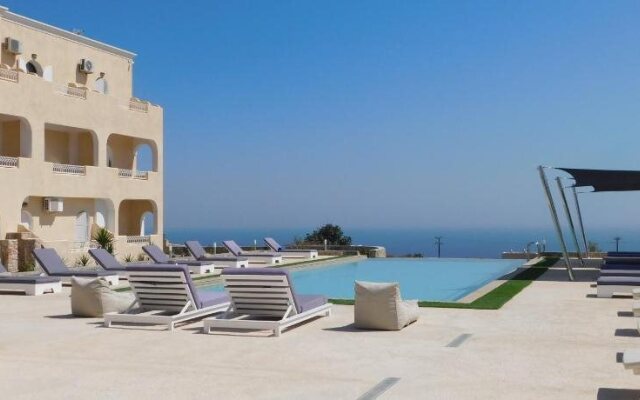 Fira Calm Hotel