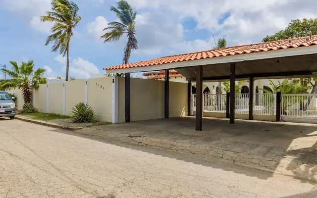 Beautiful 4BR 3BA Villa w Private Pool Jacuzzi