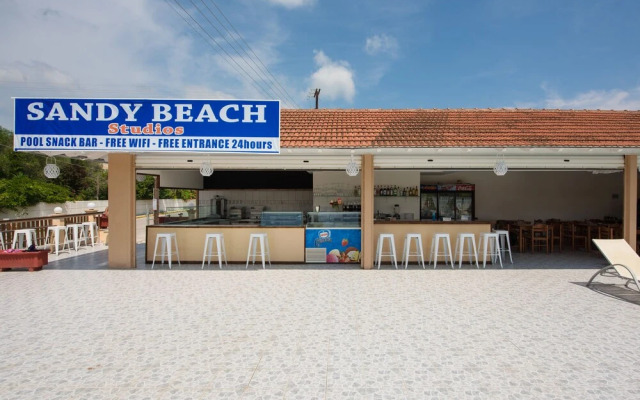 Sandy Beach Complex by Konnect - Poolside Studios and Seaside Apartments