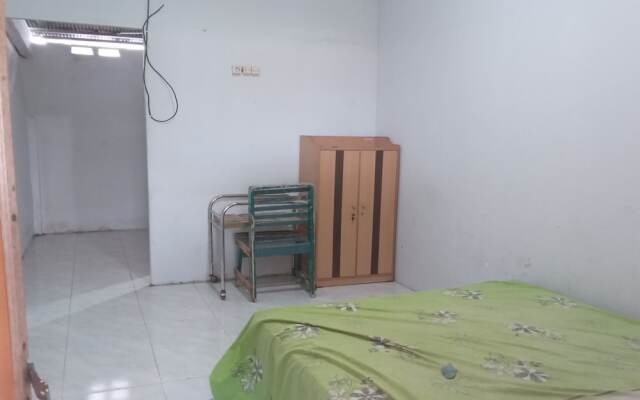 OYO Life 93259 Kos Kurnia