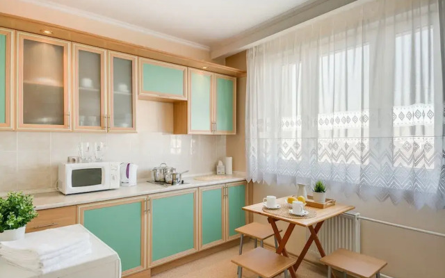41 Orekhovo 3 Bedroom Apartment near Tsaritsyno Park