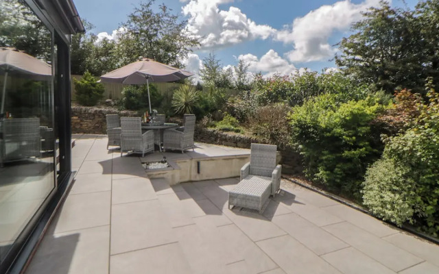 2 White Rock Court
