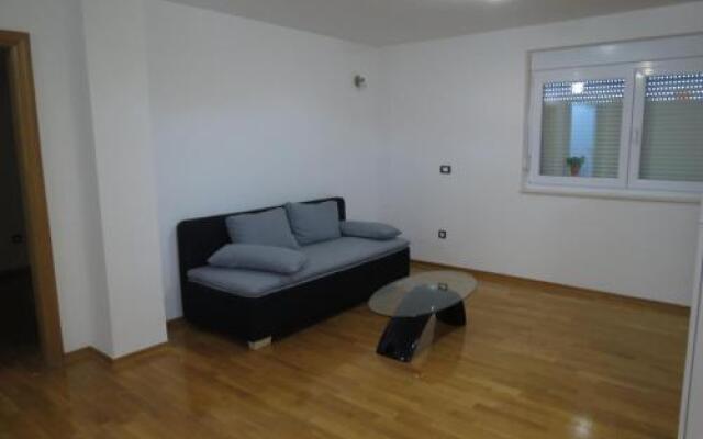 Apartments Nika Sukošan