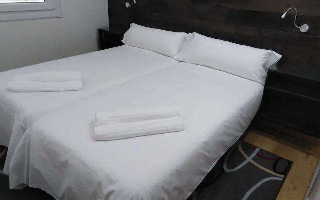 Estupendo Apartamento con Terraza en Calle Romil