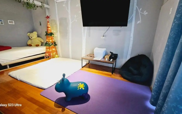 Taoyuan Airport Rory Harbor Hostel