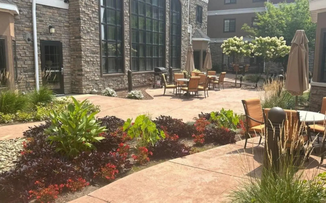 Staybridge Suites Rochester - Commerce Dr NW by IHG