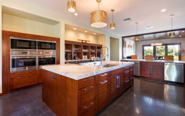 Blue Lagoon 7 Bedrooms 5 Bathrooms Home