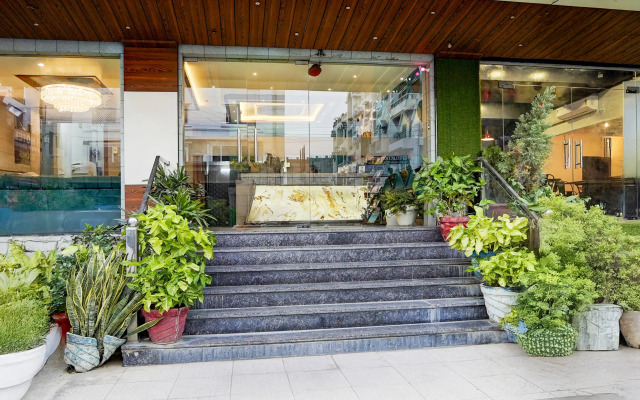 Townhouse Prayagraj Central Bus Terminal Formerly Hotel Four View