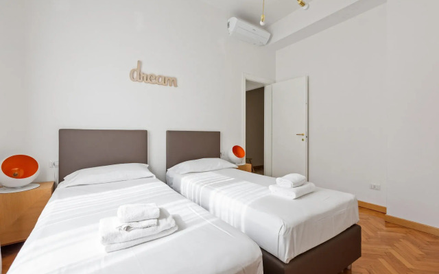 Roomy Apartment Duomo & San Babila