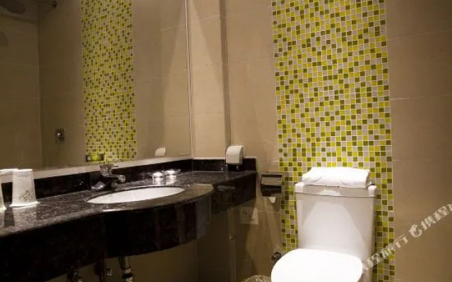 Dinggeman E-sports Theme Hotel (Dongying North 1st Road Branch)